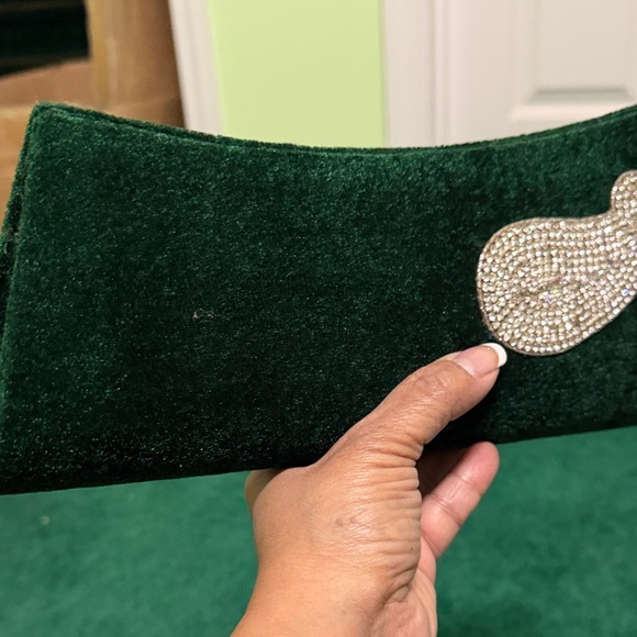 Elegant Green Clutch with Crystal Accent - Picture 5 of 6